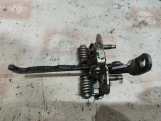 Ограничитель двери левый передний Renault Duster HSA 2013 K4M Ограничитель двери левый передний Renault Duster HSA 2013 K4M