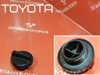Запчасть крышка маслозаливной горловины Toyota