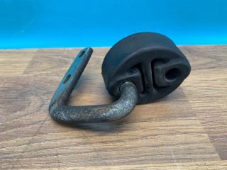 Крепление глушителя Toyota Camry 40 Крепление глушителя Toyota Camry 40