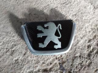 Запчасть эмблема передняя Peugeot 206 2007