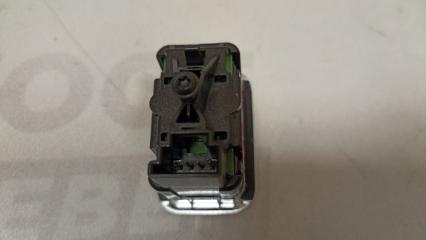 Кнопка стеклоподъемника задняя C-Class W204 271.820 Кнопка стеклоподъемника задняя C-Class W204 271.820