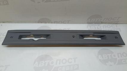 Запчасть накладка (кузов внутри) Chrysler Voyager 2004