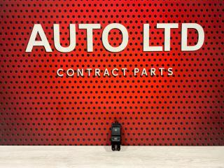 Запчасть кнопка ручного тормоза (ручника) KIA ProCeed 2022 SEURPJ721 G4LH 1.5 turbo бензин 93310-J7900 контрактная Кнопка ручного тормоза (ручника) KIA ProCeed 2022 SEURPJ721 G4LH 1.5 turbo бензин 93310-J7900 контрактная