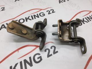 Крепление двери (пара) левое заднее TOYOTA VITZ NCP15 2004 2NZ-FE