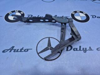 Петля капота левая BMW 528i e39 универсал 1997 m52b28