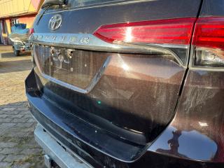 Дверь багажника Fortuner 2017 GUN156 1GDFTV Дверь багажника Fortuner 2017 GUN156 1GDFTV