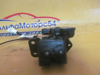 Замок 5-й двери TOYOTA COROLLA RUNX NZE121 1NZ-FE 69350-13370 контрактная