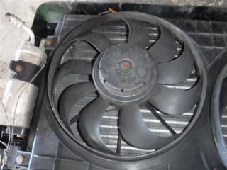 Вентилятор радиатора кондиционера передний правый Volkswagen Golf 2001