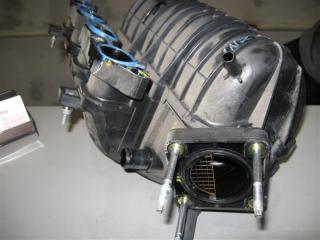 Коллектор впускной TOYOTA RACTIS NCP100 1NZ-FE 17101-21050 Б/У