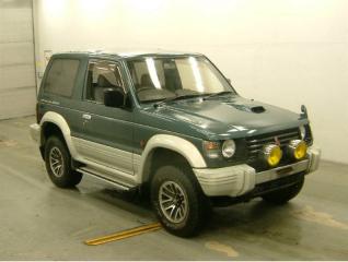 Стекло лобовое MITSUBISHI PAJERO 1993 V26W 4M40-T MR713030 Б/У