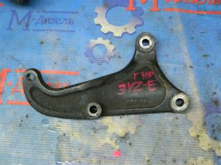 Кронштейн TOYOTA HILUX SURF 1994 VZN130 5VZE 44441-35020 контрактная