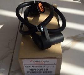 Запчасть датчик abs задний левый Mitsubishi Airtrek DENSO MR493459
