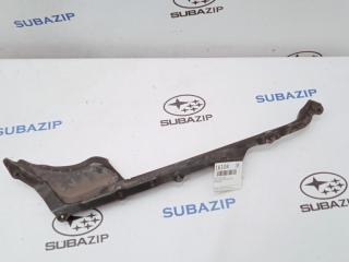 Уплотнитель капота Subaru Impreza 2011