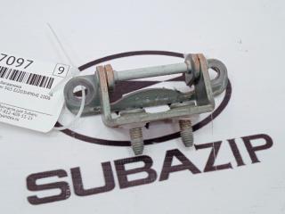 Петля двери багажника Subaru Forester 2006 SG5 EJ203HPRHE 61820FC100 контрактная