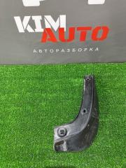 Запчасть брызговик передний правый Kia Ceed 1 ED рест. 2011