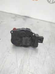Запчасть моторчик заслонок печки Audi A4 B8 2008