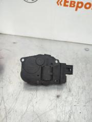 Запчасть моторчик заслонок печки Audi A4 B8 2008