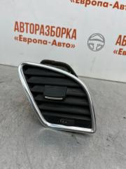 Запчасть дефлектор воздуховода правый Audi A4 B8 2008