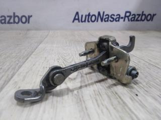 Ограничитель двери правый передний Renault Sandero 2012 K7JA710