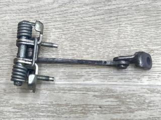 Ограничитель двери правый задний Renault Sandero Stepway Хетчбэк 2014 K7M710 Ограничитель двери правый задний Renault Sandero Stepway Хетчбэк 2014 K7M710