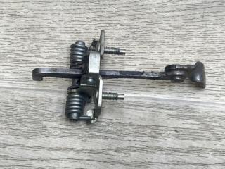 Ограничитель двери левый передний Renault Sandero Stepway Хетчбэк 2014 K7M710 Ограничитель двери левый передний Renault Sandero Stepway Хетчбэк 2014 K7M710