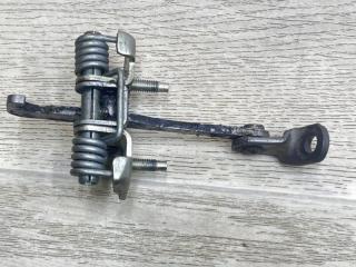 Ограничитель двери правый передний Renault Sandero Stepway Хетчбэк 2014 K7M710 Ограничитель двери правый передний Renault Sandero Stepway Хетчбэк 2014 K7M710