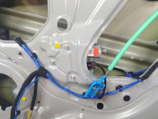 Стеклоподъемник электрический правый задний HYUNDAI IONIQ 2021