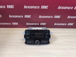 Магнитола штатная Renault Logan 2 Магнитола штатная Renault Logan 2