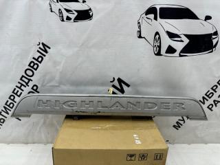 Накладка крышки багажника Toyota Highlander 2 40 БУ