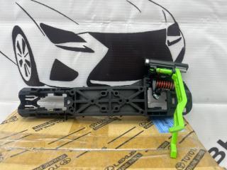 Кронштейн ручки двери задний правый Toyota Camry 50 БУ