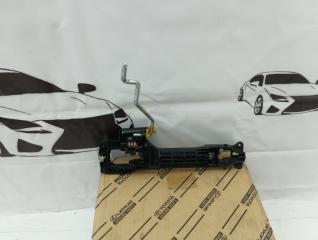 Кронштейн ручки двери передний левый Toyota RAV4 30 БУ