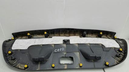 Обшивка крышки багажника Kia Ceed ED G4FA 1.4л
