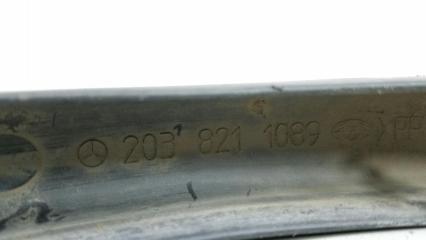 Накладка петли багажника правая C230 Kompressor 2003 W203 M271.948 1.8л