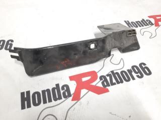 Пыльник радиатора правый Honda Accord 2009