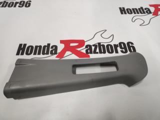 Запчасть накладка центральной стойки левая Honda HR-V 2003