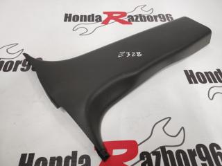 Запчасть накладка центральной стойки правая Honda HR-V 2003