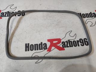 Уплотнитель люка Honda CR-V 2006