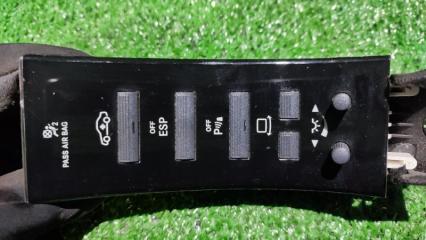Блок кнопок на центральной консоли S-Class W221
