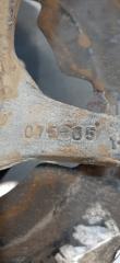 Кулак поворотный правый Volvo S40 MH68 B4164S3