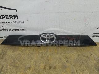 Накладка крышки багажника задняя Toyota Highlander 3 БУ