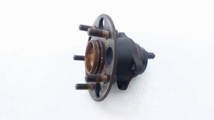 Ступица задняя левая Toyota Camry 70 2ARFE БУ