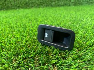 Кнопка стеклоподъемника левая задняя Volkswagen Polo MK5 2015 1.6 CFNA Кнопка стеклоподъемника левая задняя Volkswagen Polo MK5 2015 1.6 CFNA