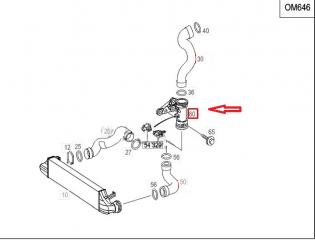 Патрубок интеркулера левый C 2004 S203 646.963 2.2 cdi