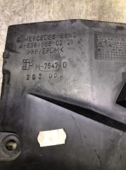 Направляющая бампера задняя MERCEDES V W638 104.900 2.8L