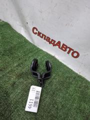 Крепление радиатора переднее Toyota Estima 2003 ACR40W 2AZFE Крепление радиатора переднее Toyota Estima 2003 ACR40W 2AZFE