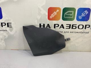 Запчасть накладка на консоль между сиденьями правая TOYOTA AURIS 2007