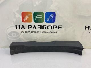 Накладка на порог внутренняя задняя правая TOYOTA AURIS 2007