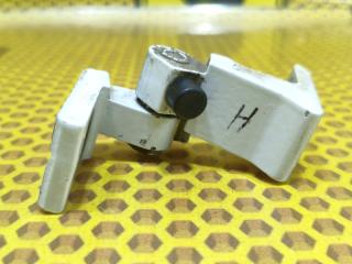 Петля двери передняя нижняя правая Volkswagen Polo MK2 2018 CWVA Петля двери передняя нижняя правая Volkswagen Polo MK2 2018 CWVA