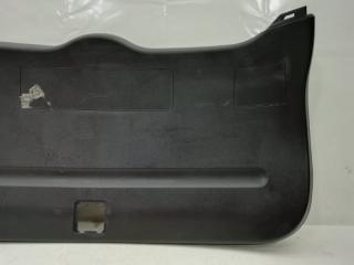 Обшивка крышки багажника Toyota Rav4 40