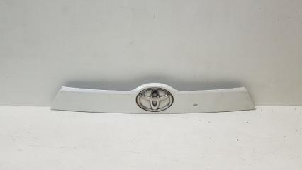 Накладка крышки багажника задняя Toyota Highlander 3 БУ